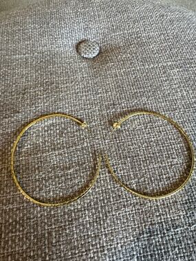 NWOT Gorjana Gold XL Tanner Hoop Earrings